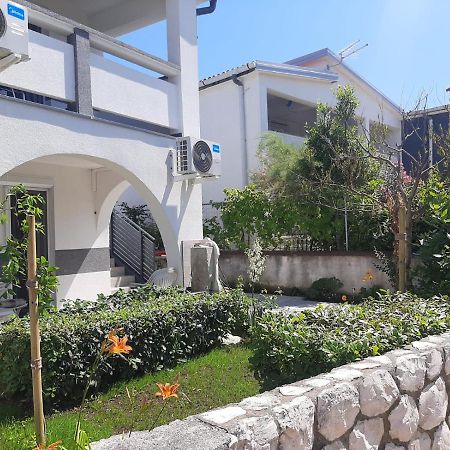 H&F Apartmani Вир Экстерьер фото