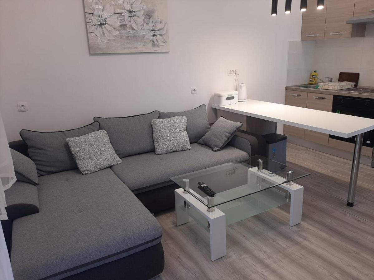 H&F Apartmani Вир Экстерьер фото
