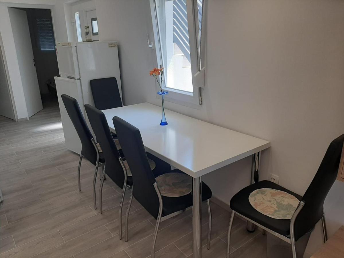 H&F Apartmani Вир Экстерьер фото