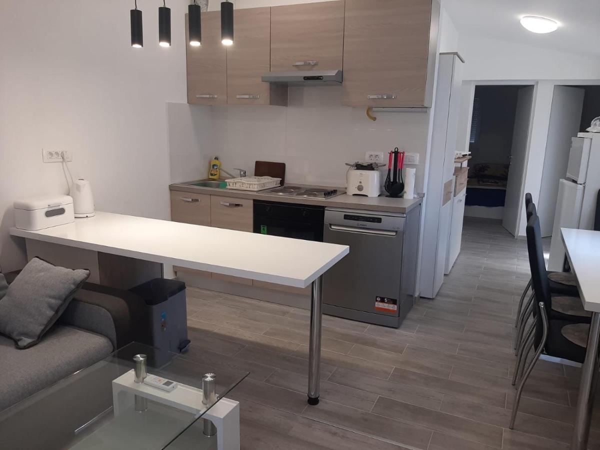 H&F Apartmani Вир Экстерьер фото