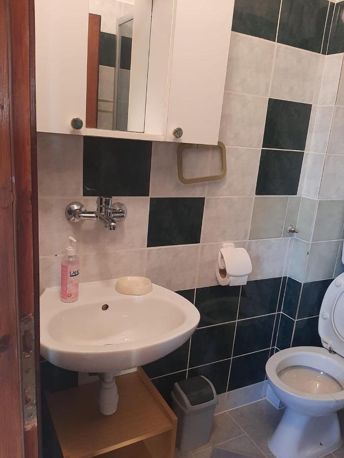 H&F Apartmani Вир Экстерьер фото
